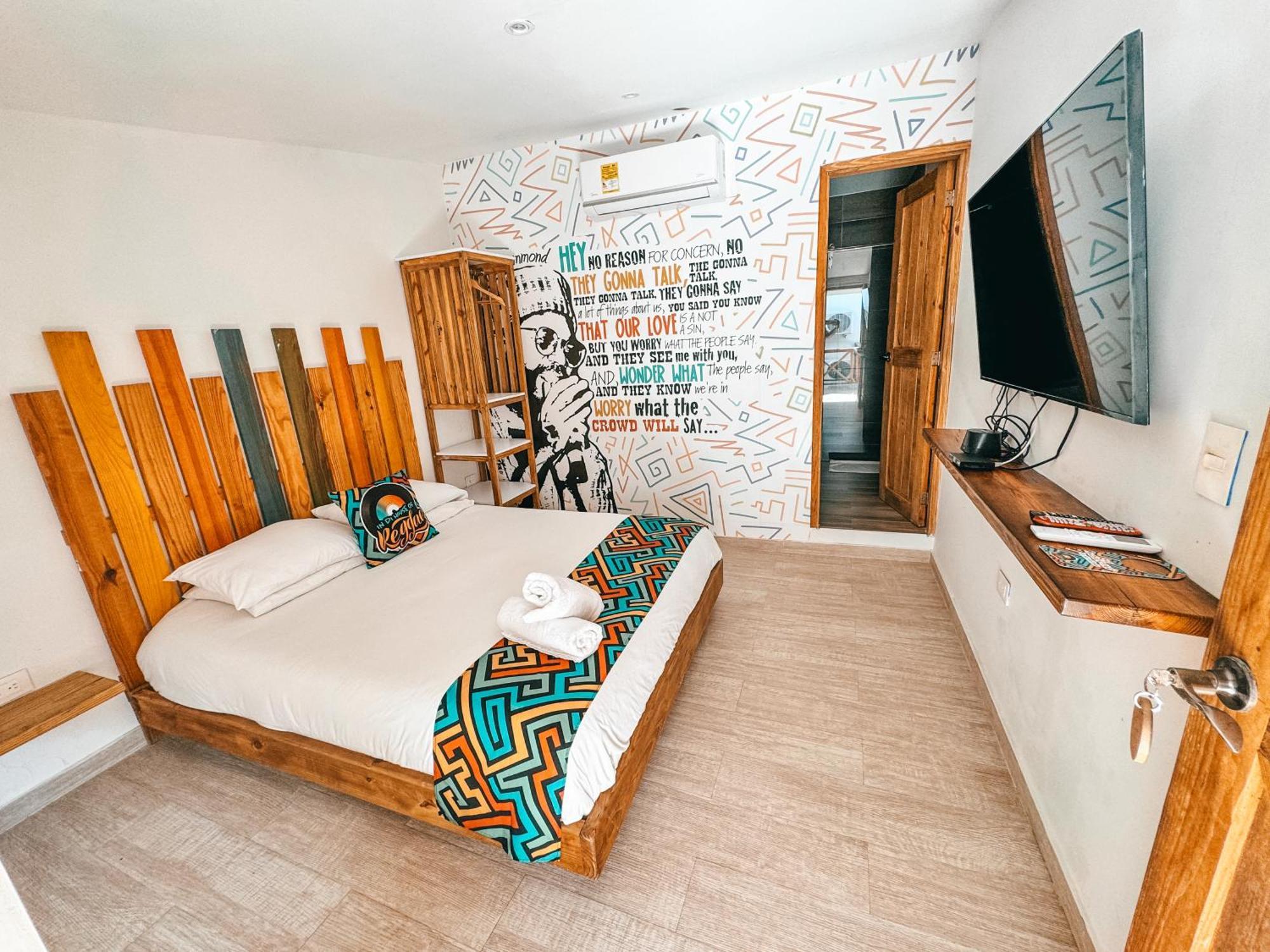 Deluxe Room,1509532630:JPEG